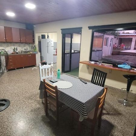 Habitacion Privada En Casa Particular Con Bano Y Espacios En Comun Compartidos- Precios Para 2 Personas 13000 Pesos Argentinos - 1 Persona 7500 Por Noche Concordia Esterno foto
